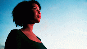 Gratitude Women in sunshine