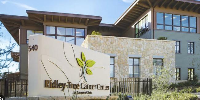 Picture of front of medical building 