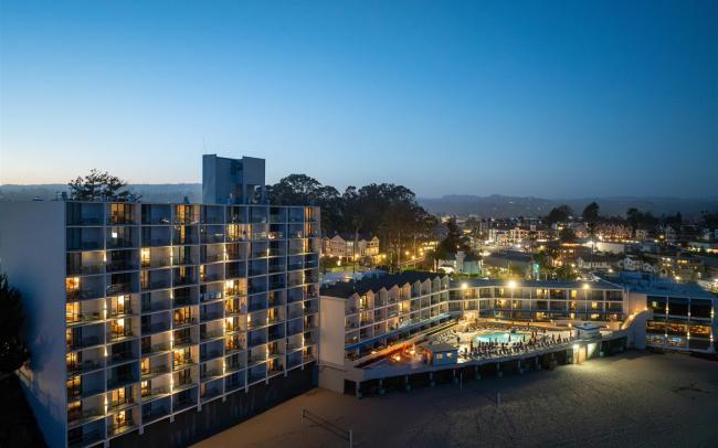 External picture of the Dream Inn in Santa Cruz, CA