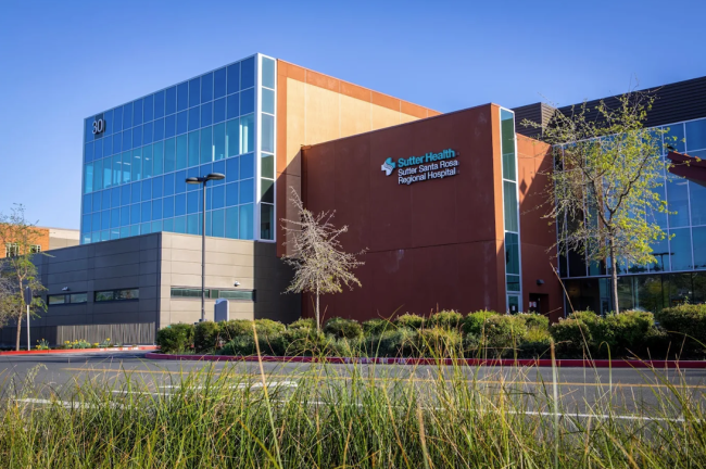 Exterior Shot of Sutter Santa Rosa Regional Hospital